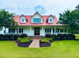 515 Beaver Dam Rd, Odum, GA 31555