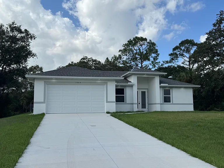 1304 Andover Dr — Photo 1