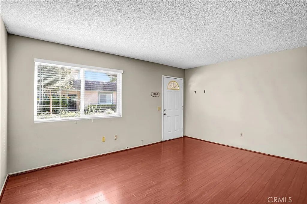 2 bed, 1.5 bath, 1024 sqft, $2,000 — Photo 3