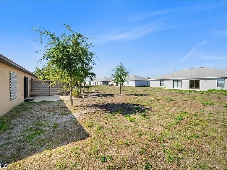 2820 SW 7th Pl — Photo 27