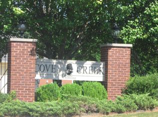 15 Cove Creek Dr, Decatur, AL 35603