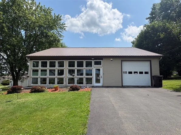 4 Coal Hill Rd, Greenville, PA 16125