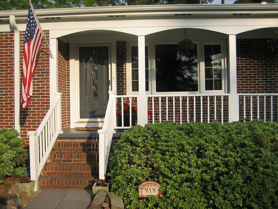 Front porch/entry