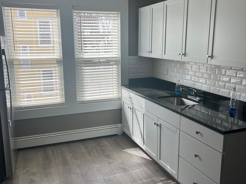 1st image of 38 Birch St #5