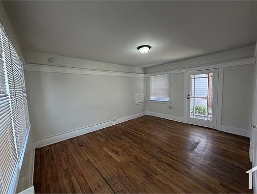 4th image of 1323 Dawson Ave