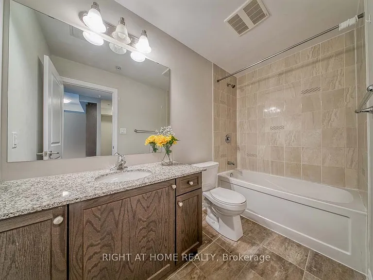 150 Oak Park Blvd #204 — Photo 18