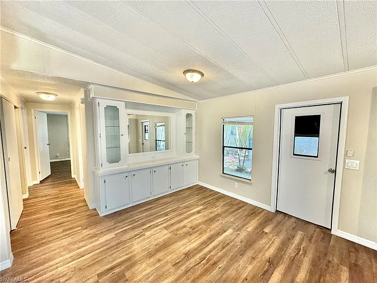 1252 Henderson Creek Dr — Photo 7