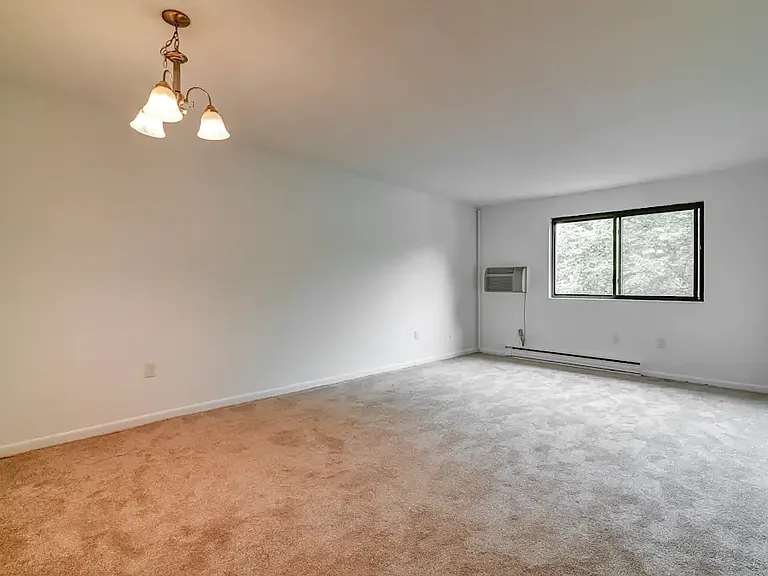 Lord Baron Apartments — Photo 18