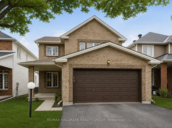 92 A Upney Dr, Ottawa, ON K2J 5H3