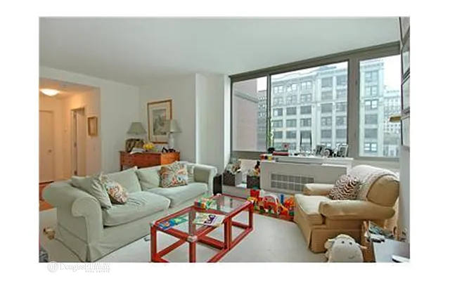 Rented by Douglas Elliman | media 24