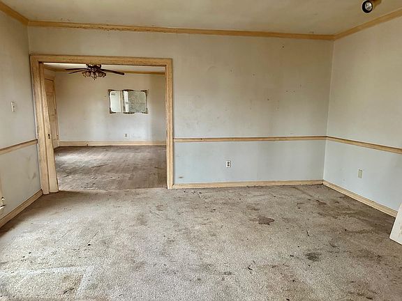 3rd image of 706 Washington Ave NW