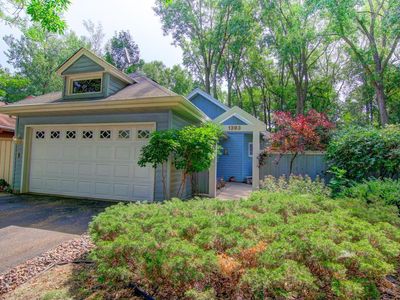 1393 Granada Trl N, Oakdale, MN, 55128