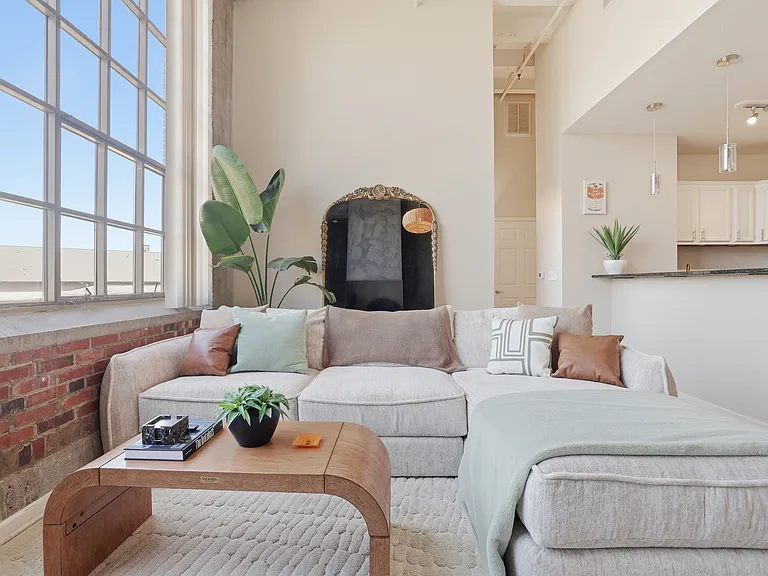 611 N Park Ave #216 — Photo 9