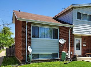 8052 W Lyons St, Niles, IL 60714