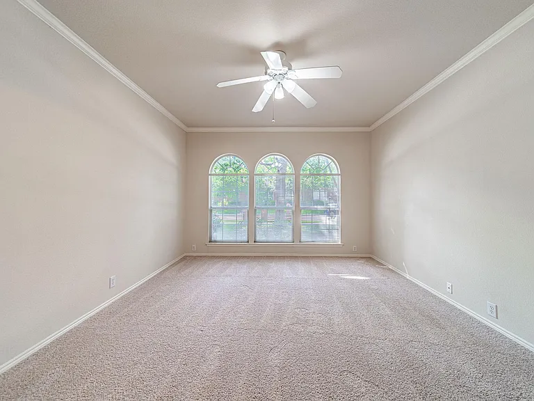 6870 Winston Dr — Photo 10