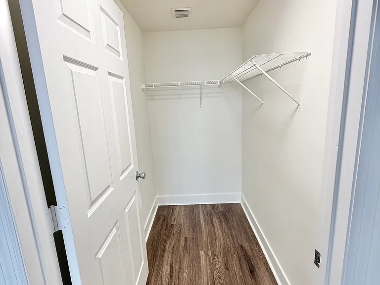 255 Evernia St #916 — Photo 8