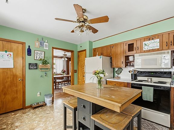 4th image of 30 Nashua St