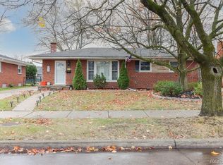 29629 Hillbrook St, Livonia, MI 48152