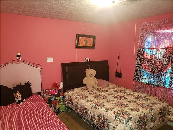 4th image of 3115 Sarah Lou Dr