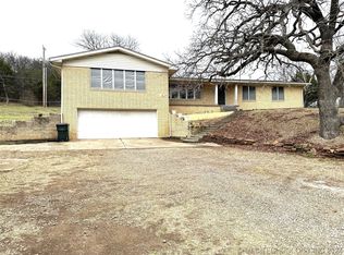 902 W Merrick St, Henryetta, OK 74437
