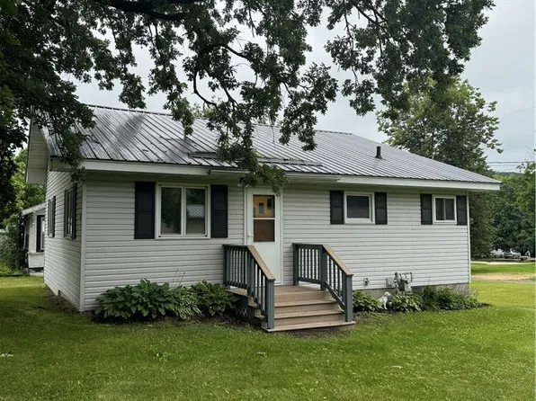 212 E Race Avenue, Elmwood, WI 54740
