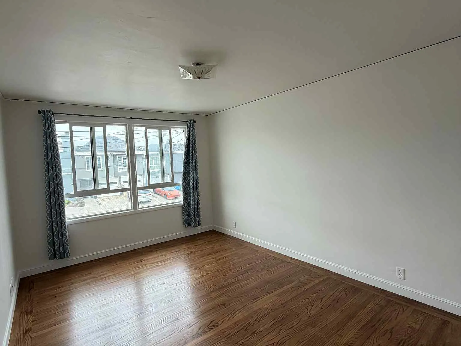 2721 43rd Ave — Photo 4