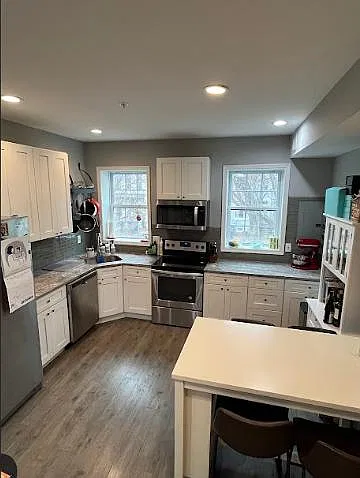 2 bed, 1050 sqft, $3,300 — Photo 4