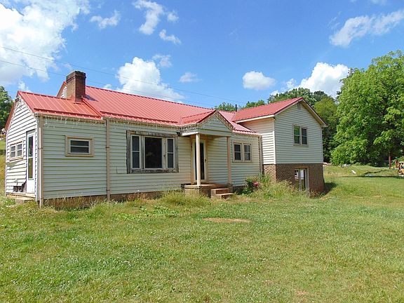 2nd image of 385 Fairystone Park Hwy