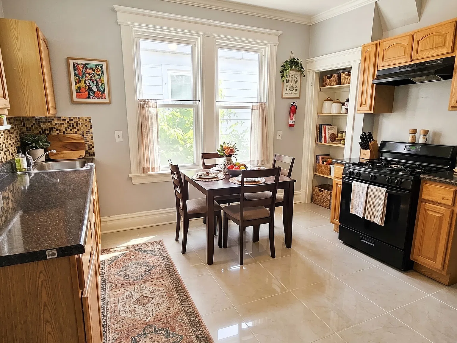 4 bed, $2,250 — Photo 2