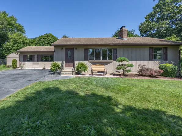 90 Saint Joseph Avenue, Middlebury, CT 06762