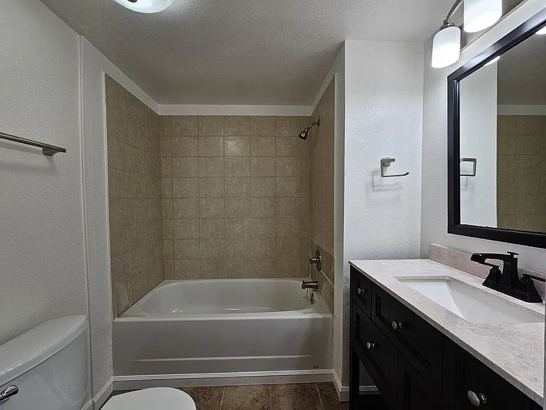 5926 S Willow Way — Photo 7