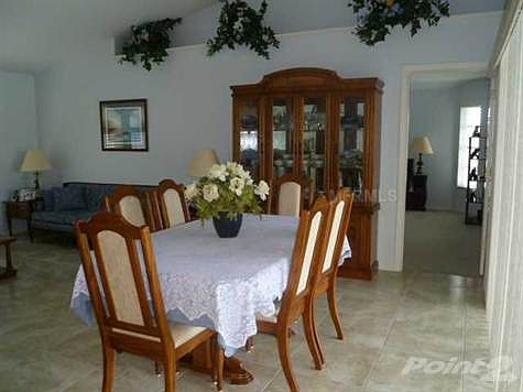 4th image of 899 Rotonda Cir