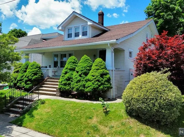 297 Westminster Pl, Lodi, NJ 07644