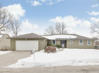 1050 Debbie Ln, Maryville, MO 64468