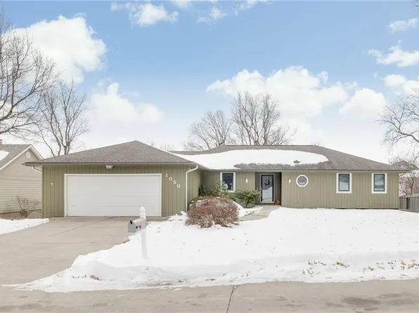 1050 Debbie Ln, Maryville, MO 64468