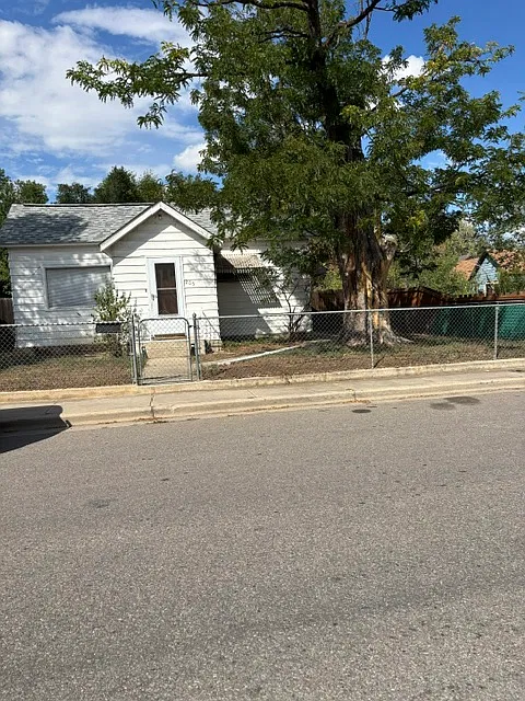 205 E Emma St