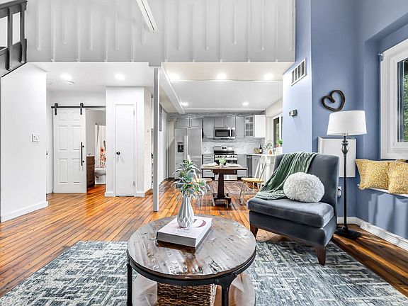 5th image of 267 Locust St APT 2A