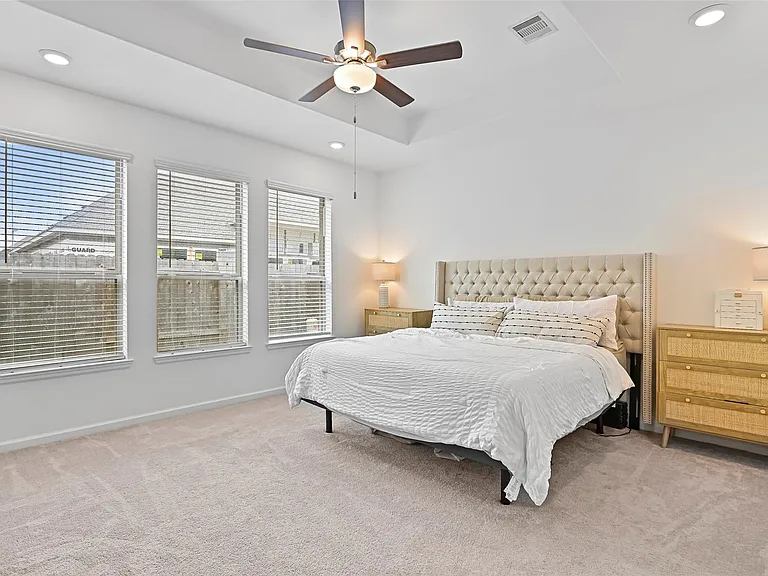 805 Westwood Dr — Photo 8