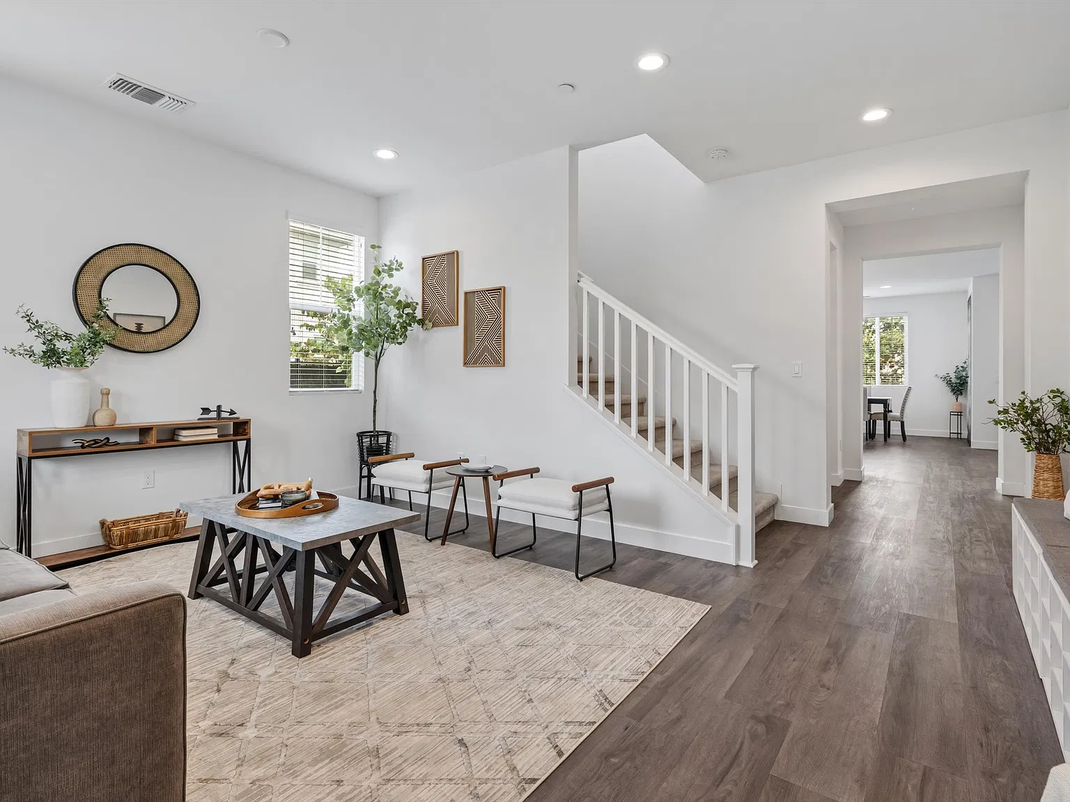3 bed, 2.5 bath, 2328 sqft, $4,500 — Photo 4