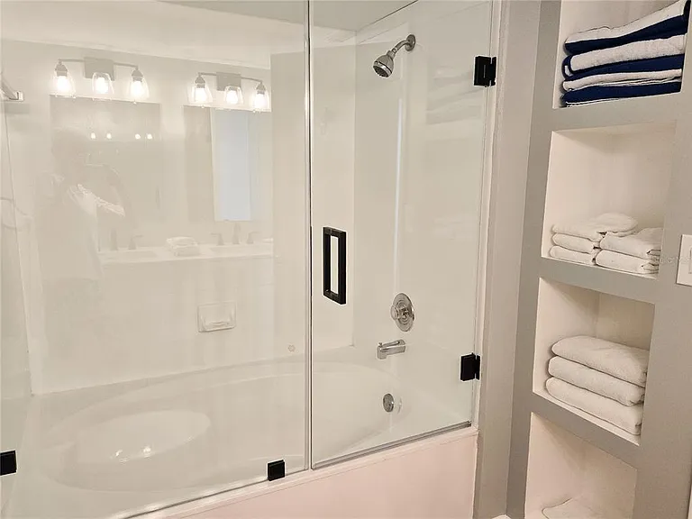6021 Bahia Del Mar Cir #540 — Photo 23