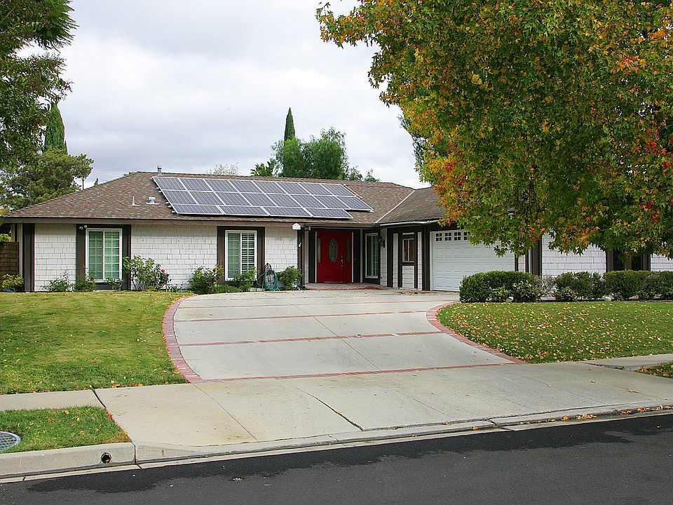 1st image of 391 Venus St