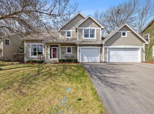5141 Credit River Dr, Savage, MN 55378