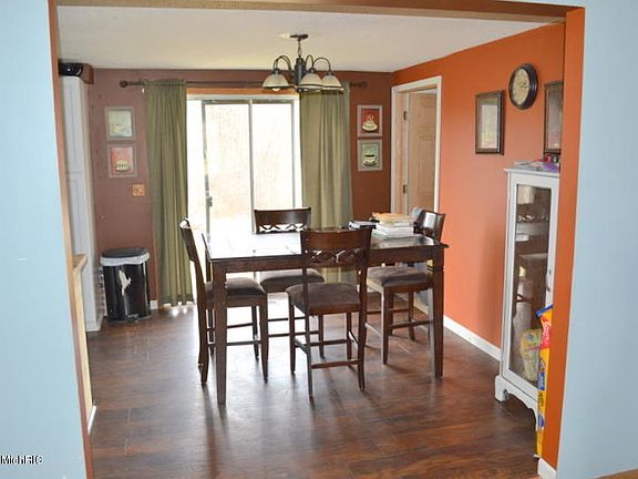 5th image of 2248 Pondbrooke Dr