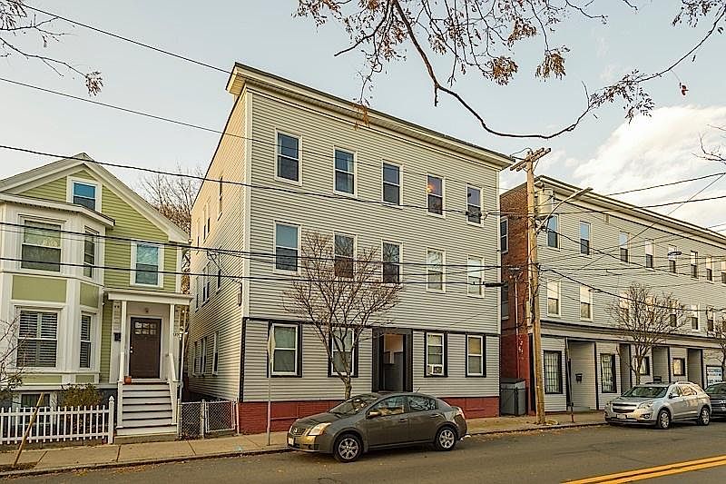Building Photo 4