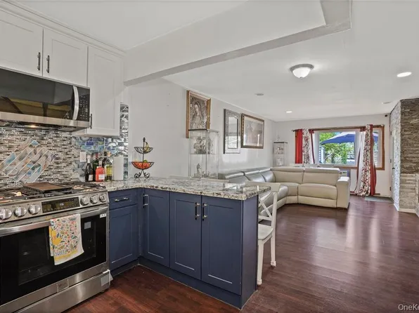 65-36 Metropolitan Avenue image 6 of 33