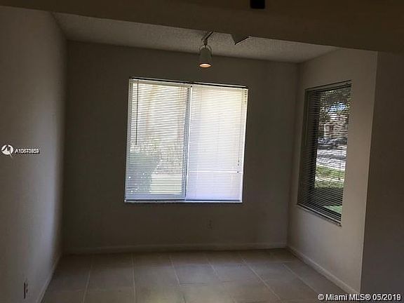 5th image of 992 Coral Club Dr #992