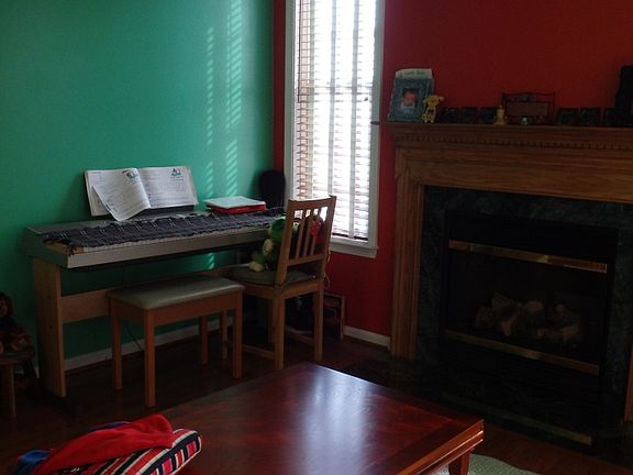 Dining Room - gas fireplace