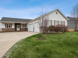 522 Bridgewater CIRCLE, Williams Bay, WI 53191