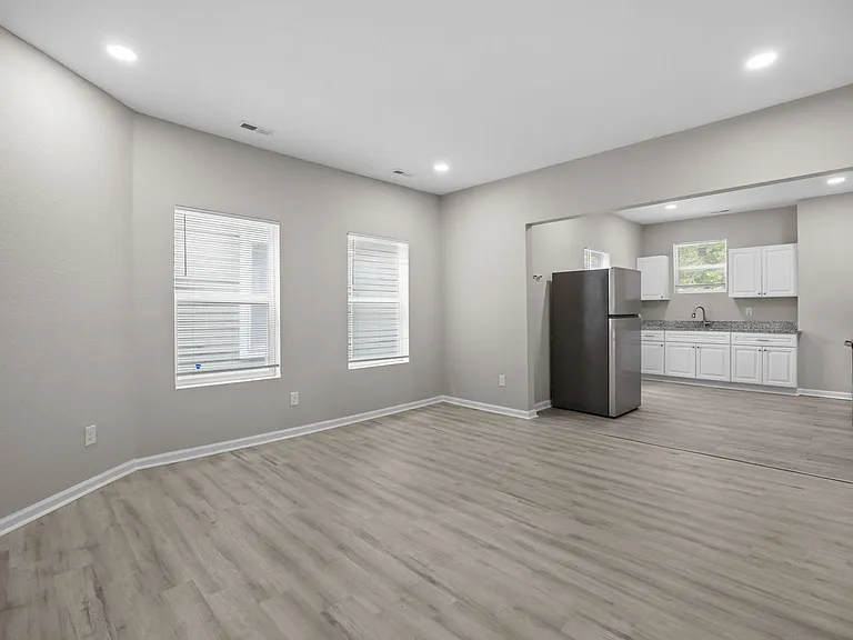 126 Linden Avenue — Photo 30