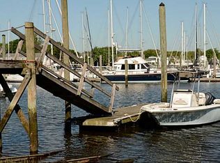 171 Steamboat Ave, North Kingstown, RI 02852